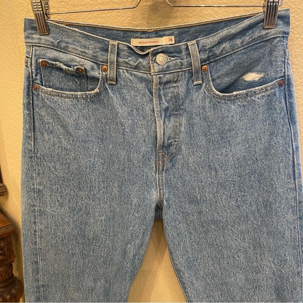 LEVI’S Premium Women Blue Buttoned Fly Wedgie Straight Jeans Size 28 - Picture 2 of 10
